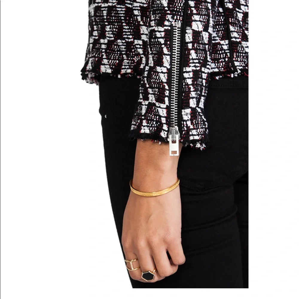 I R O - Picture 16 of 16